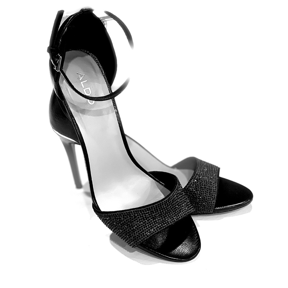 NWOT Aldo dressy ankle strap heels